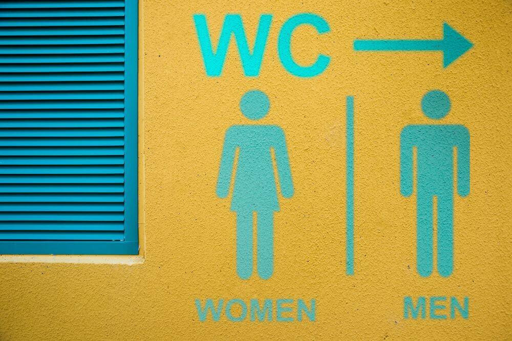 Sex w publicznej toalecie – jak dobrze bawić się w miejscu publicznym?