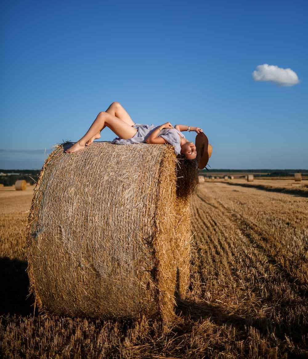 Miłość między snopkami – dlaczego seks w stodole jest tak kuszący?