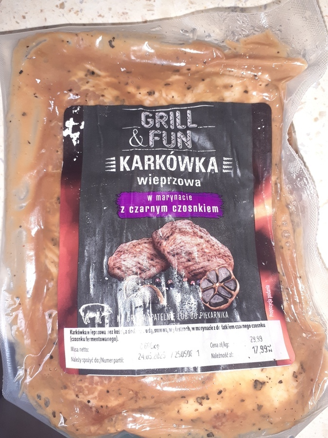 Karkóweczka wjeżdża