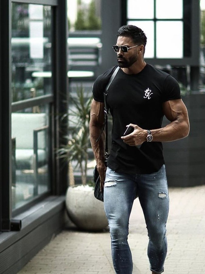 Dress code na "randki" z typiarami z ero i nie tylko.