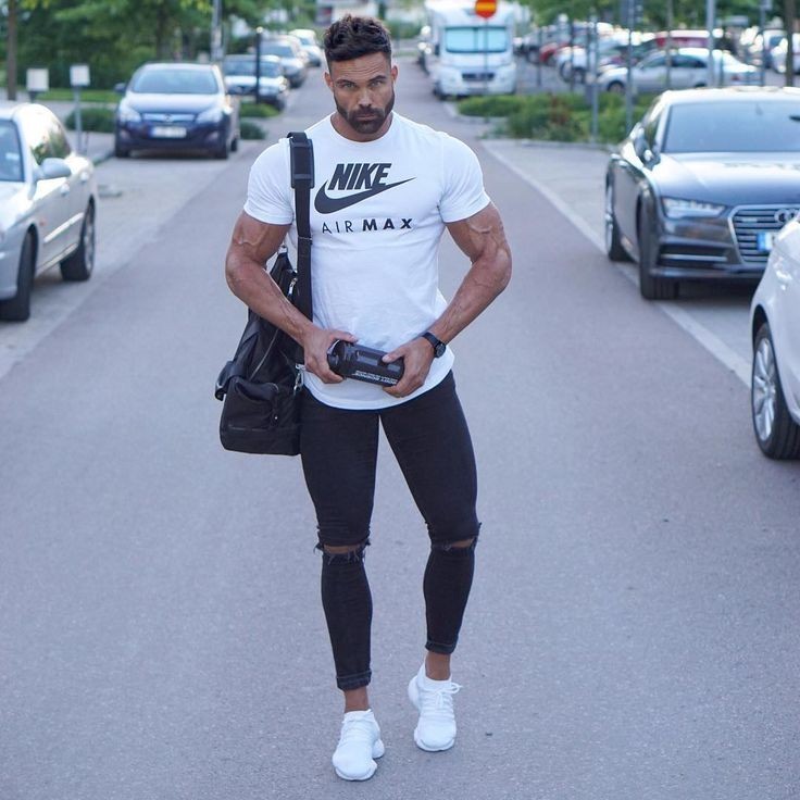 Dress code na "randki" z typiarami z ero i nie tylko.