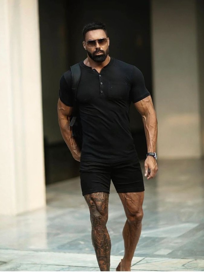 Dress code na "randki" z typiarami z ero i nie tylko.